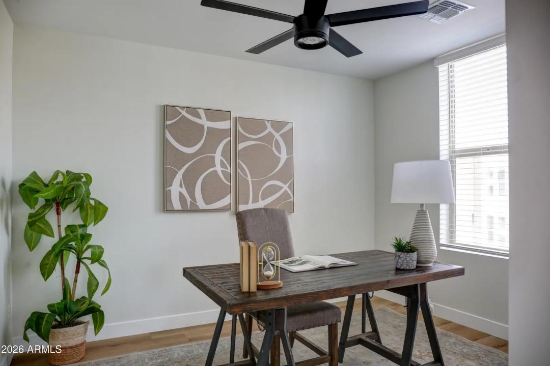 Real Estate Picture 7