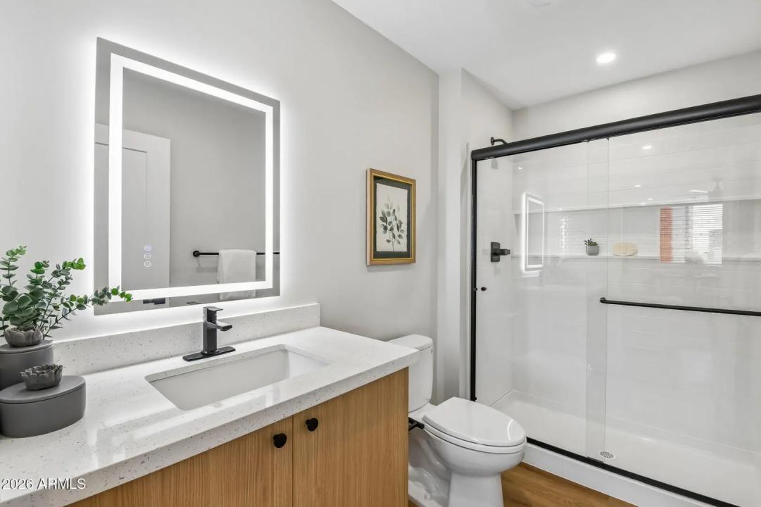 Real Estate Picture 8
