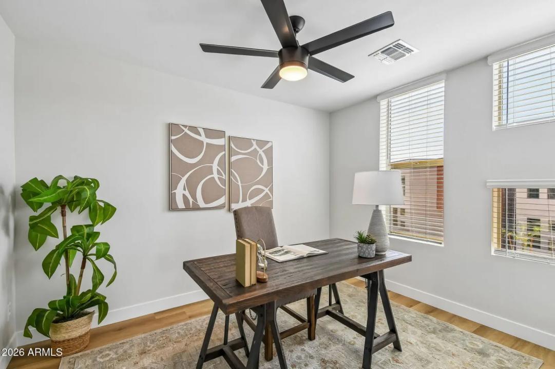 Real Estate Picture 9