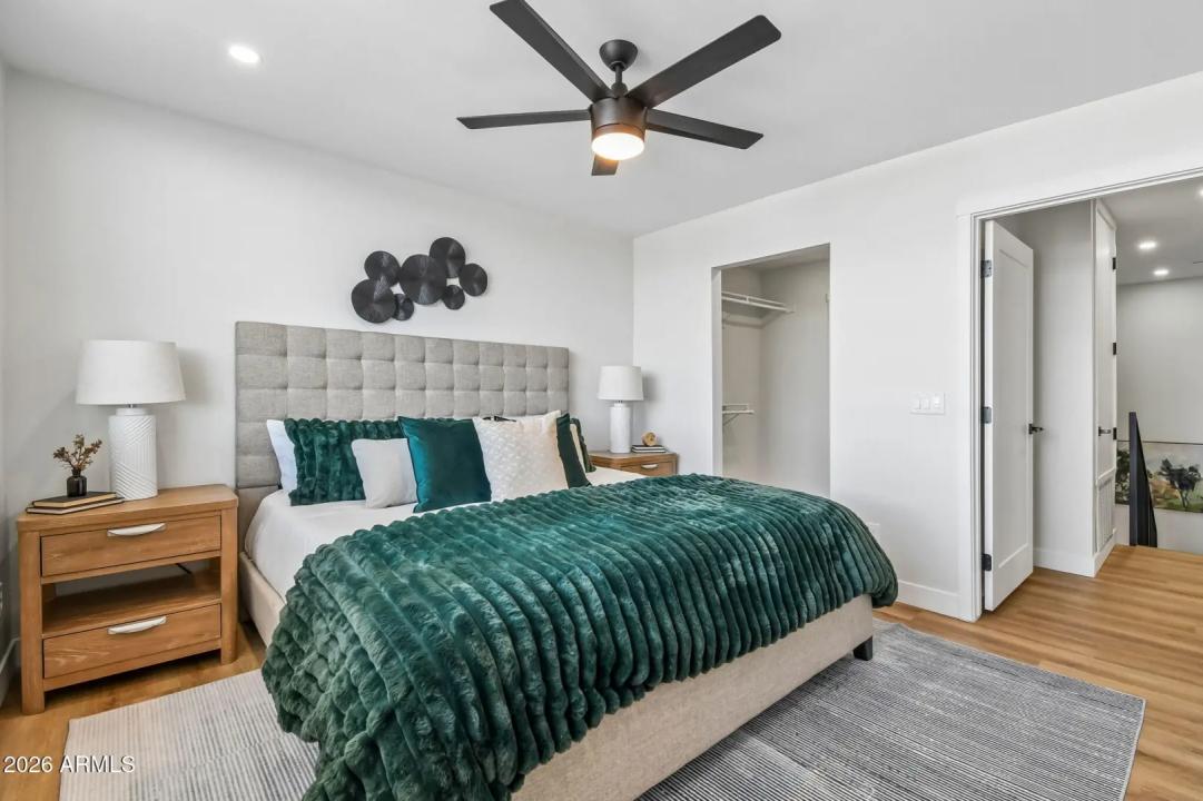 Real Estate Picture 5