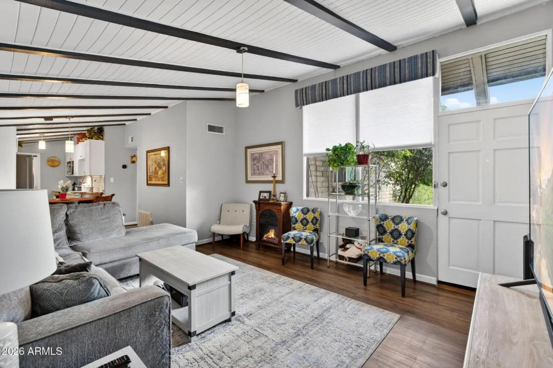 Real Estate Picture 6