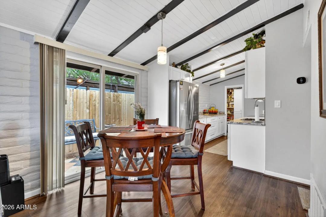 Real Estate Picture 11