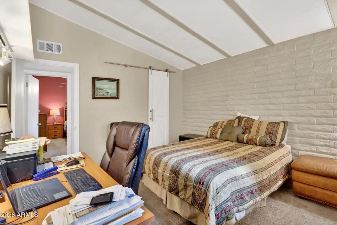 Real Estate Picture 16