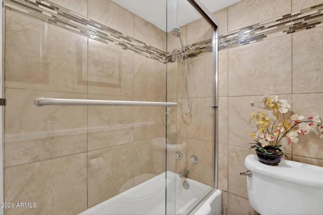 Real Estate Picture 17