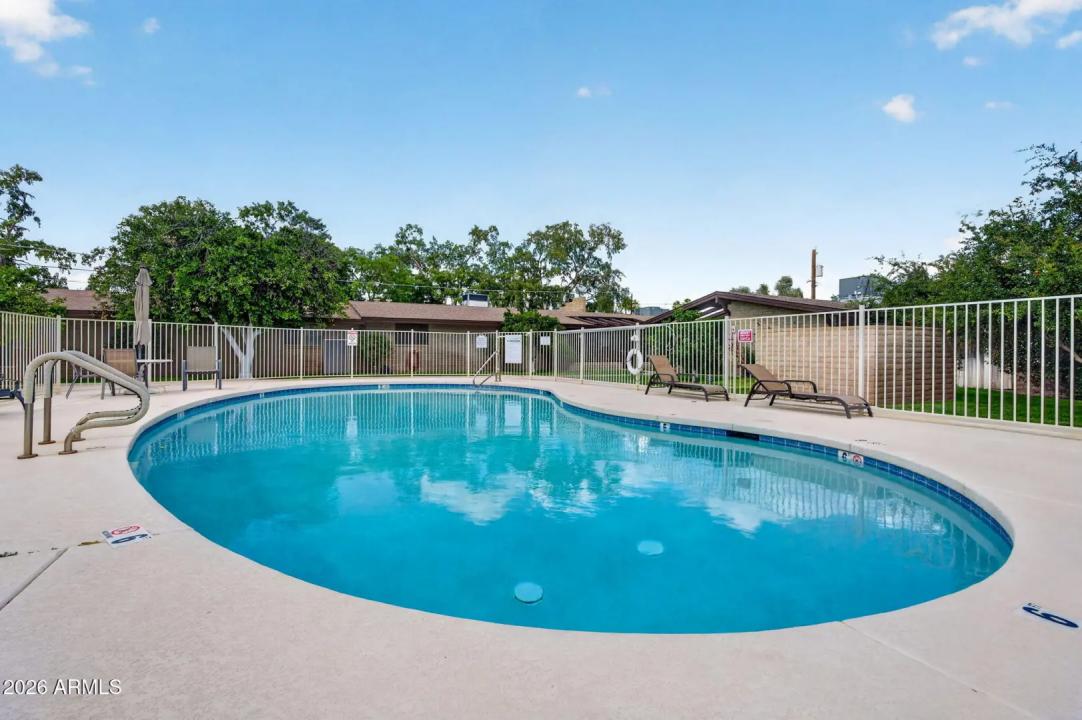 Real Estate Picture 24