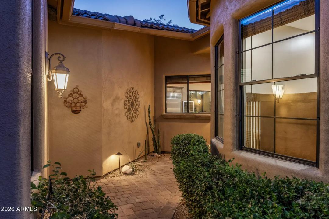 Real Estate Picture 7