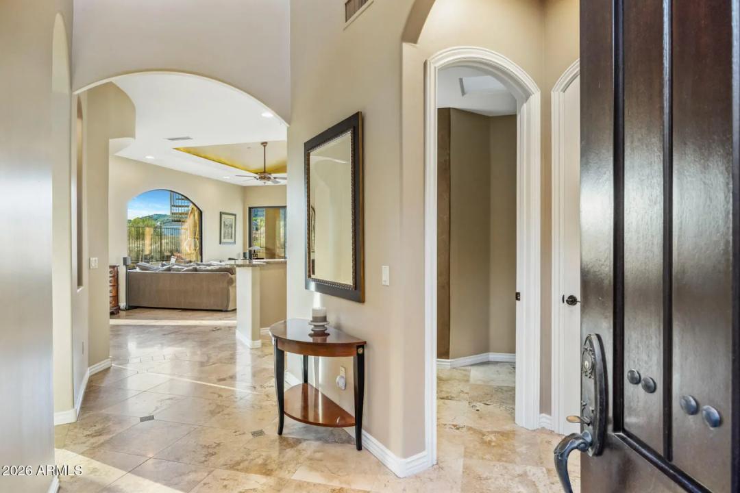 Real Estate Picture 4