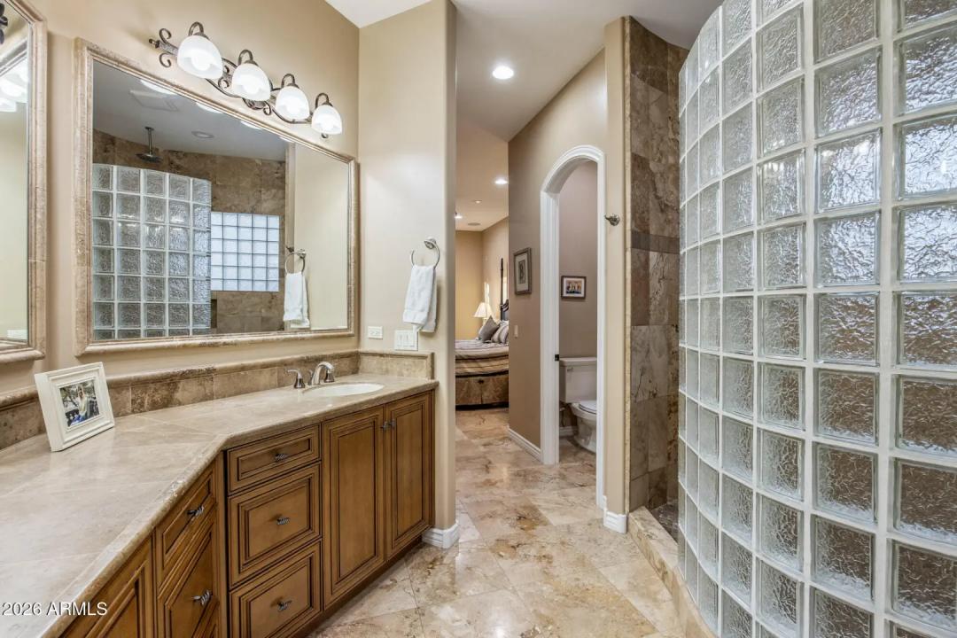 Real Estate Picture 23