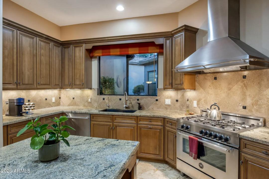 Real Estate Picture 35
