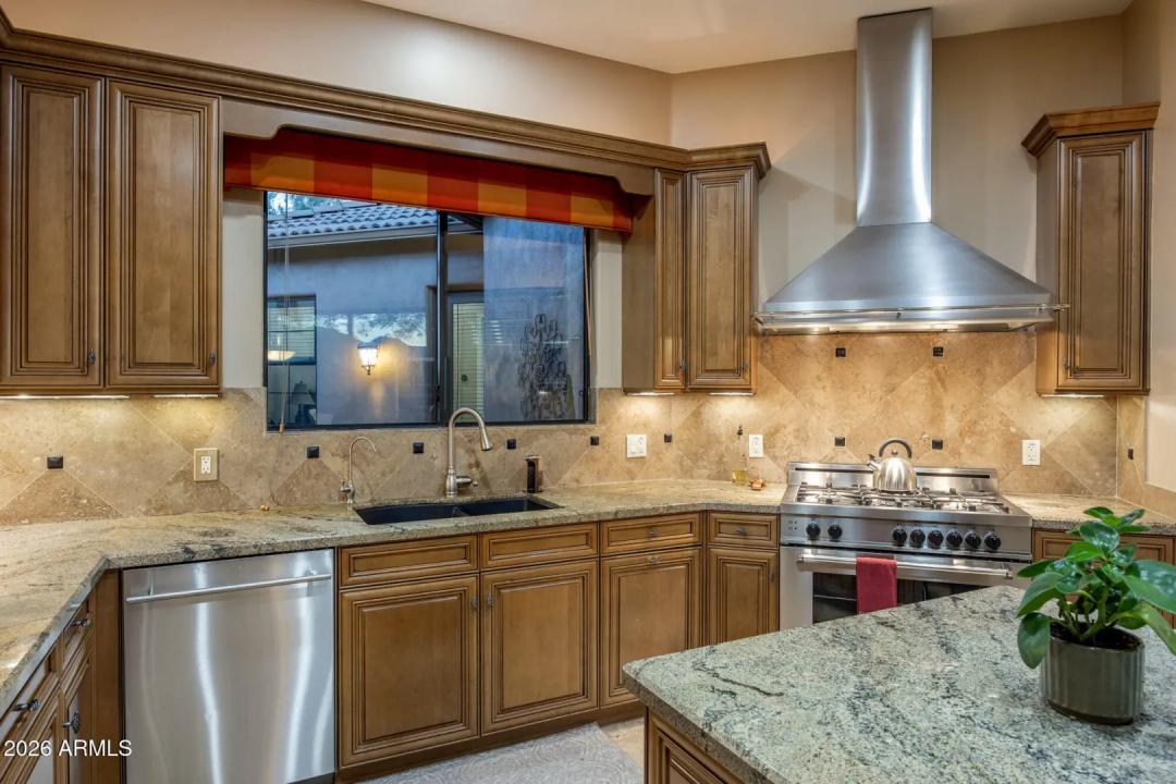 Real Estate Picture 36