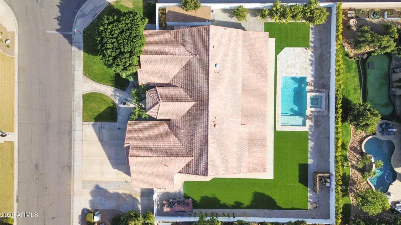 Real Estate Picture 5