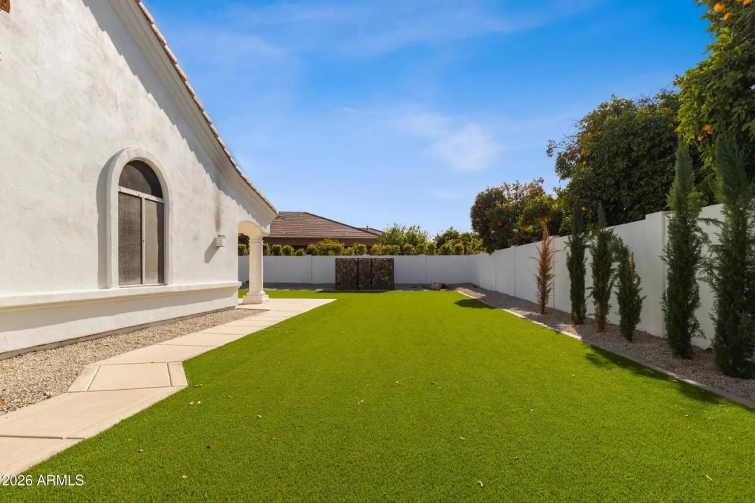 Real Estate Picture 22