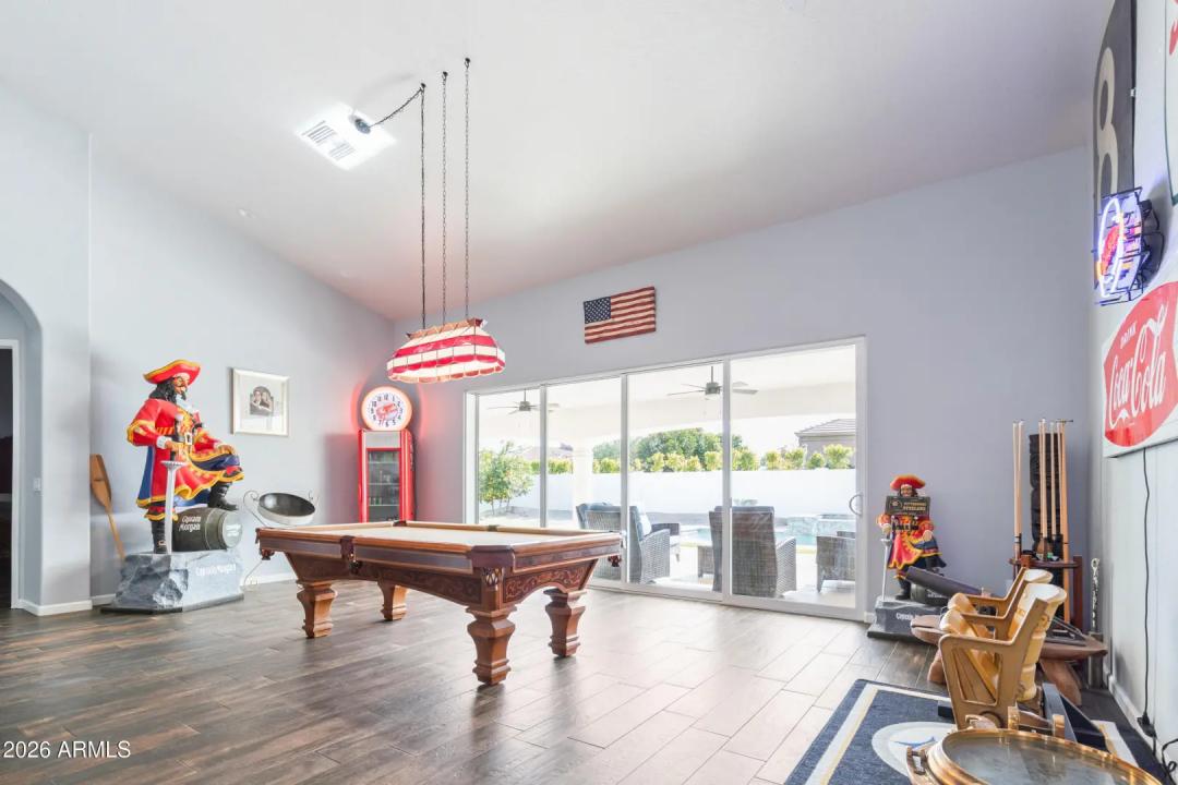 Real Estate Picture 14