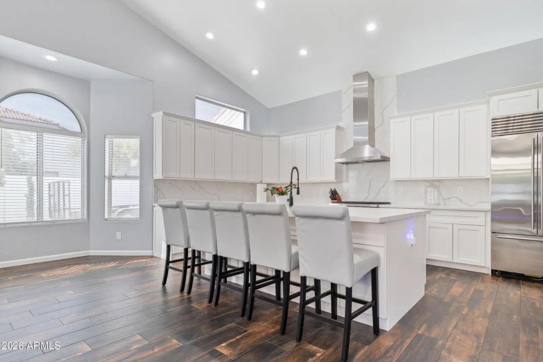 Real Estate Picture 10