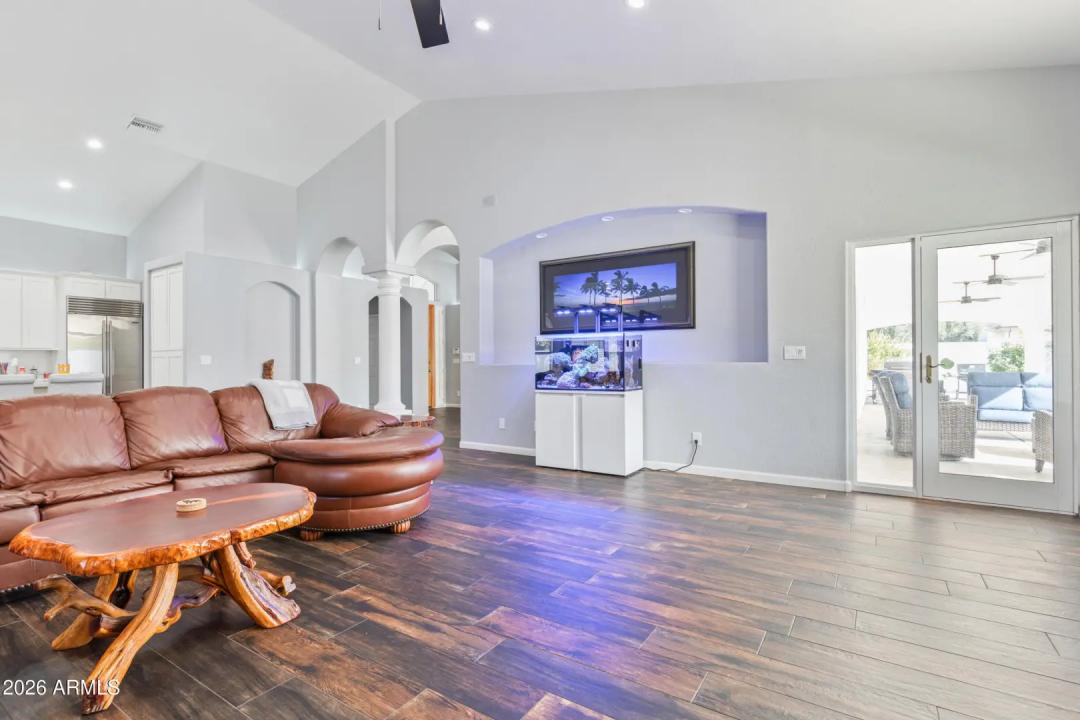 Real Estate Picture 16