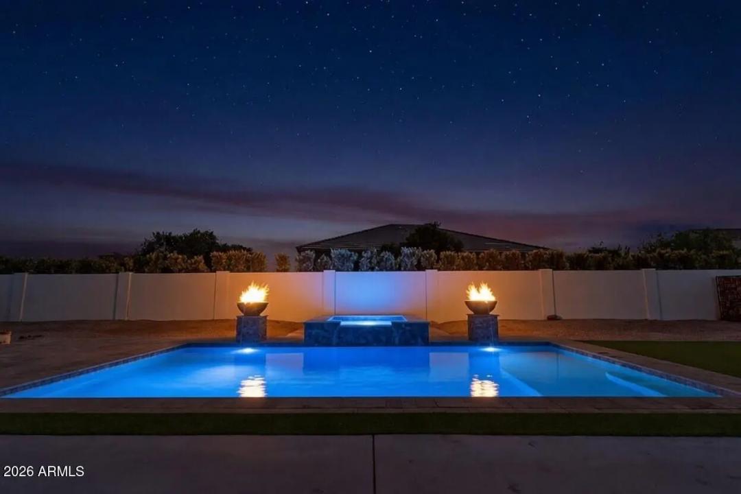 Real Estate Picture 7