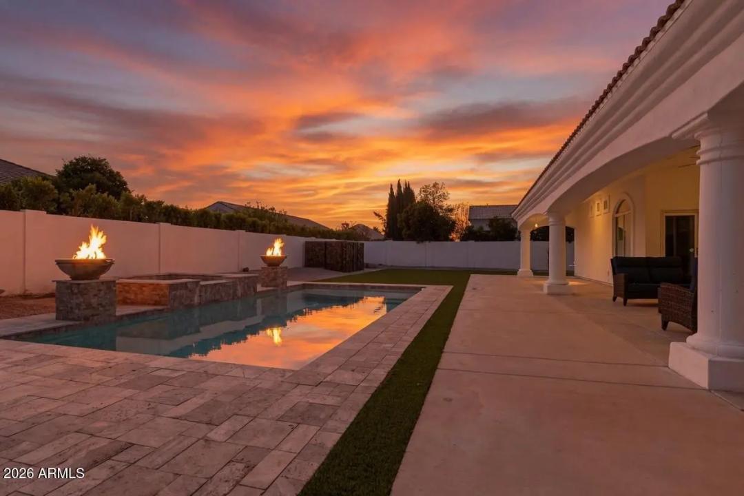 Real Estate Picture 3