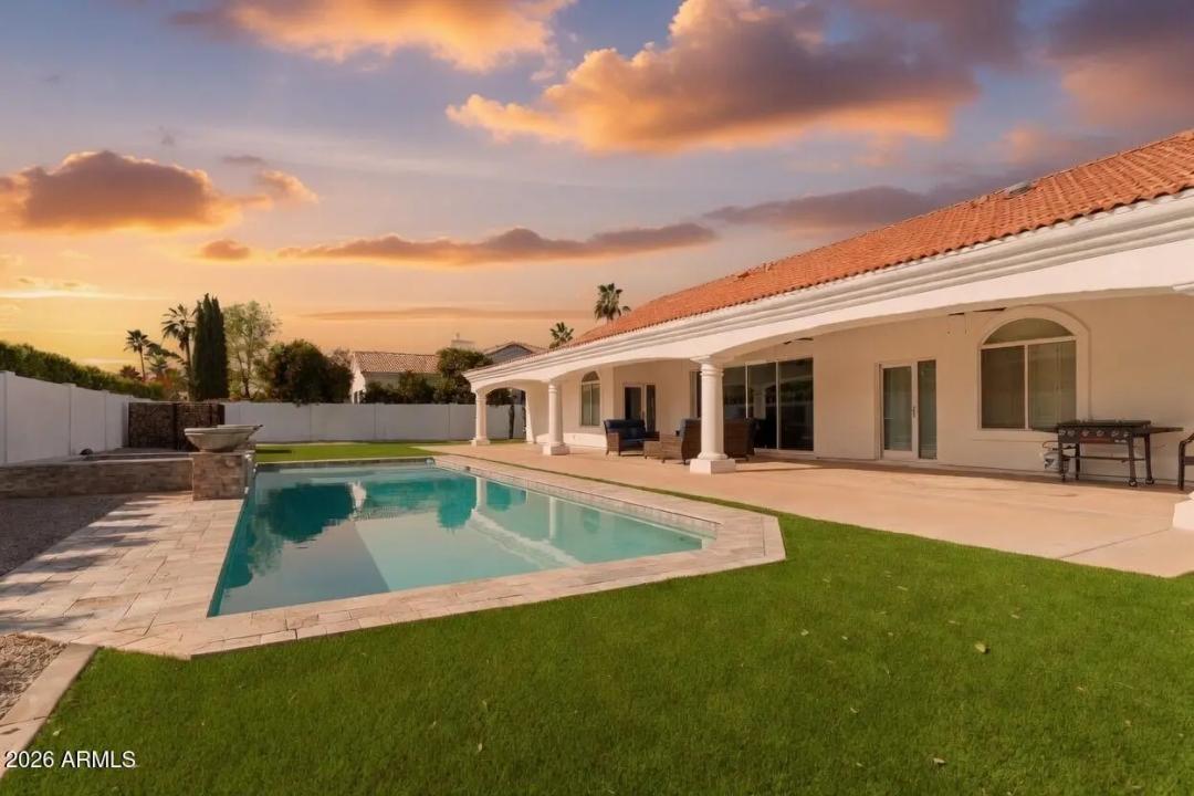 Real Estate Picture 6