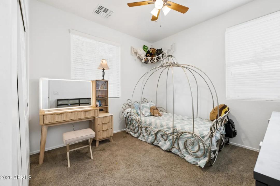 Real Estate Picture 24
