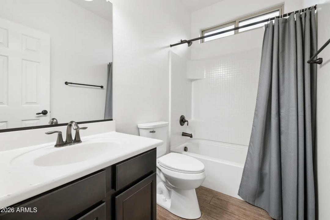 Real Estate Picture 25