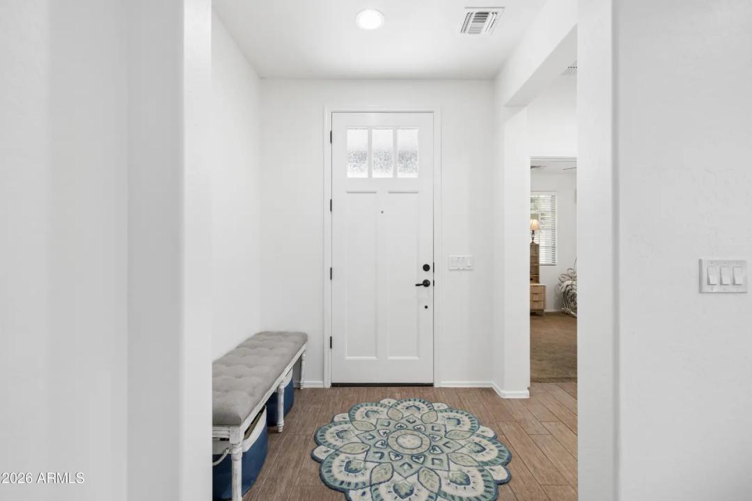 Real Estate Picture 4
