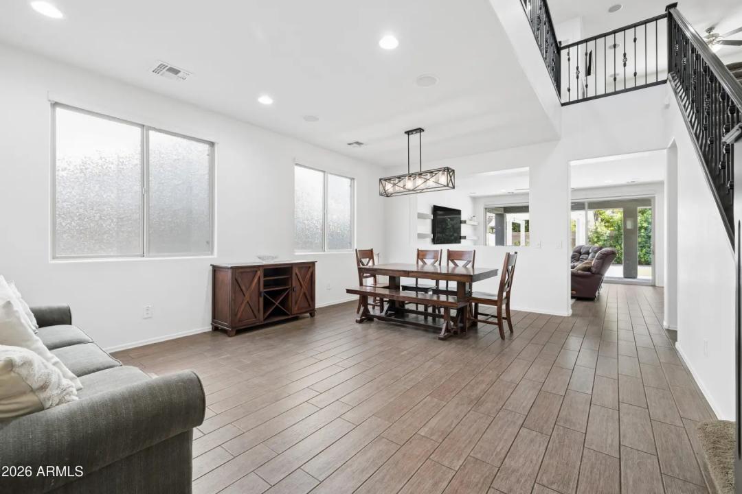 Real Estate Picture 6