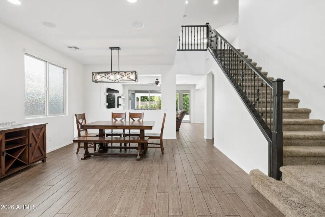 Real Estate Picture 5