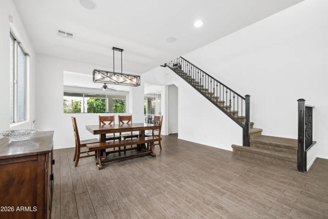 Real Estate Picture 8