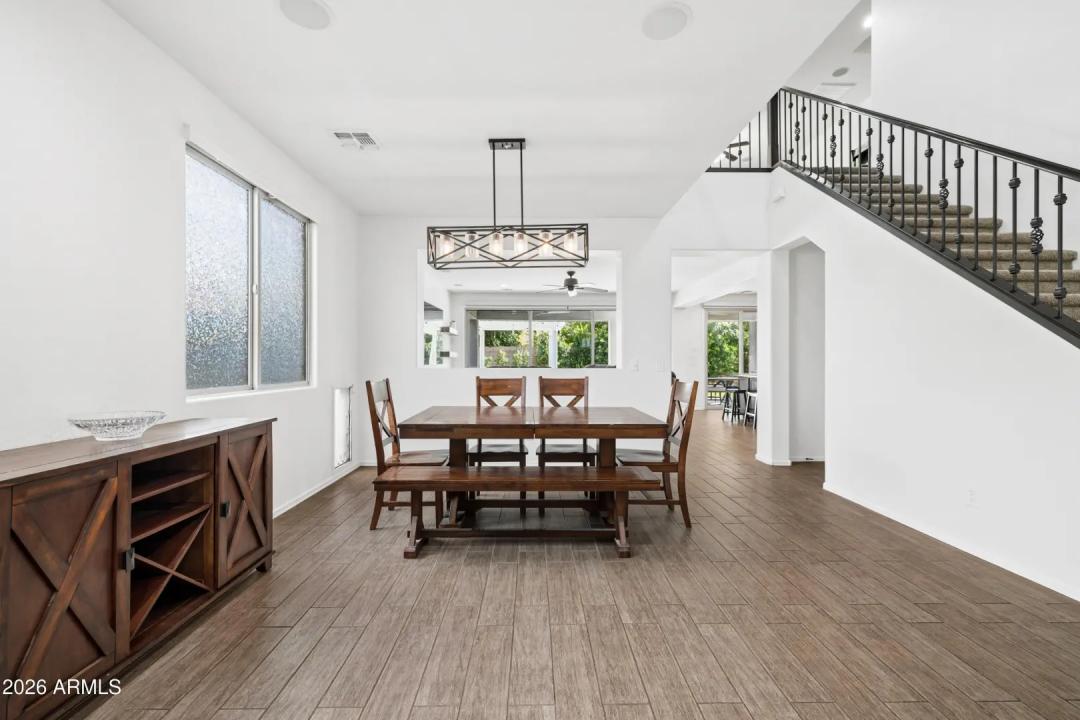 Real Estate Picture 12