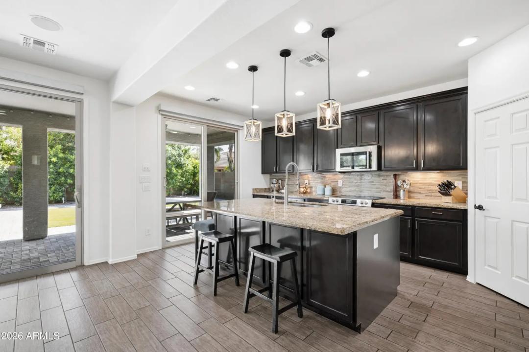 Real Estate Picture 13