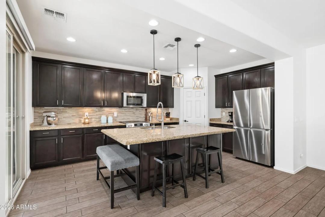 Real Estate Picture 15