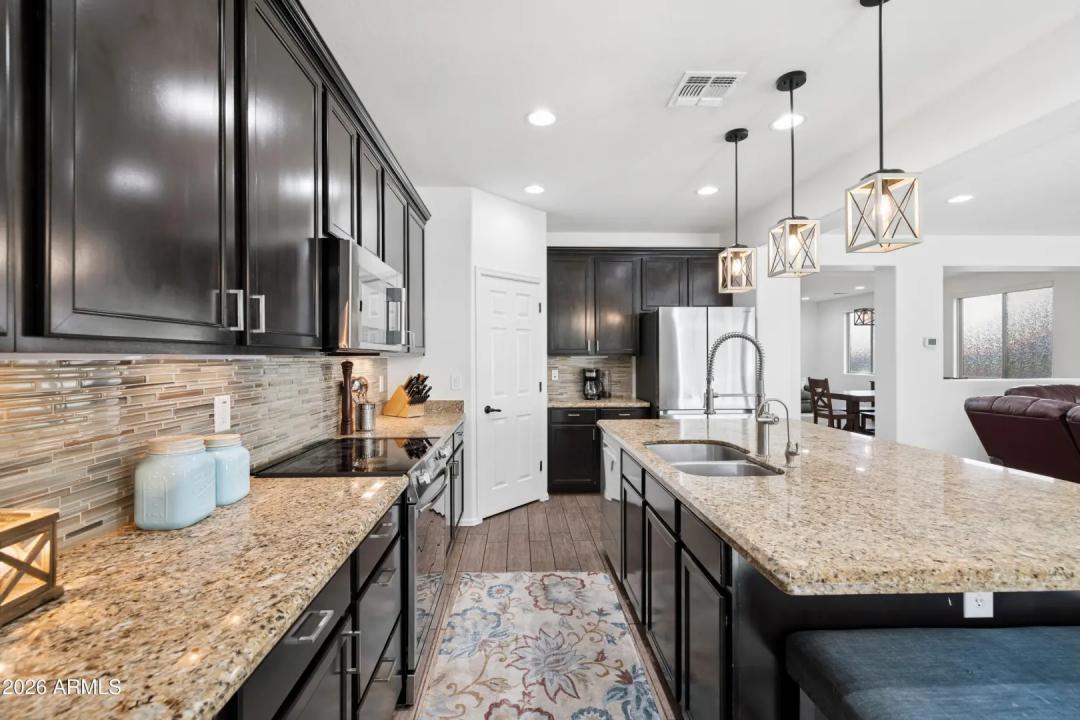Real Estate Picture 16