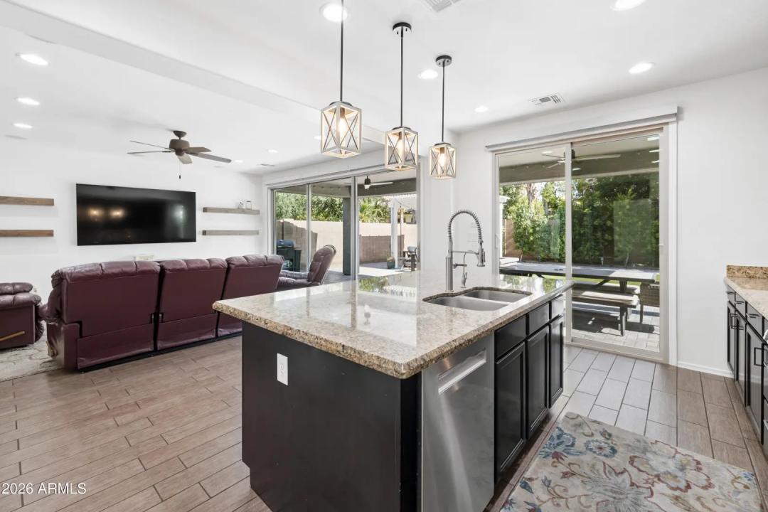 Real Estate Picture 17
