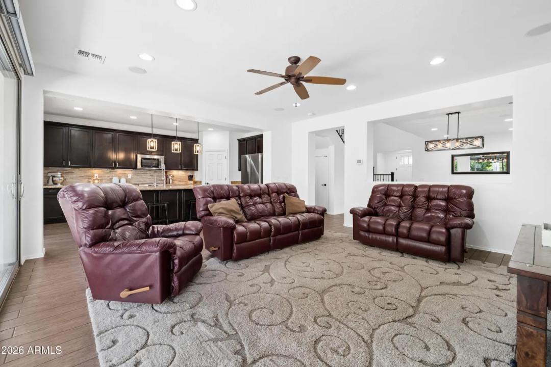 Real Estate Picture 20