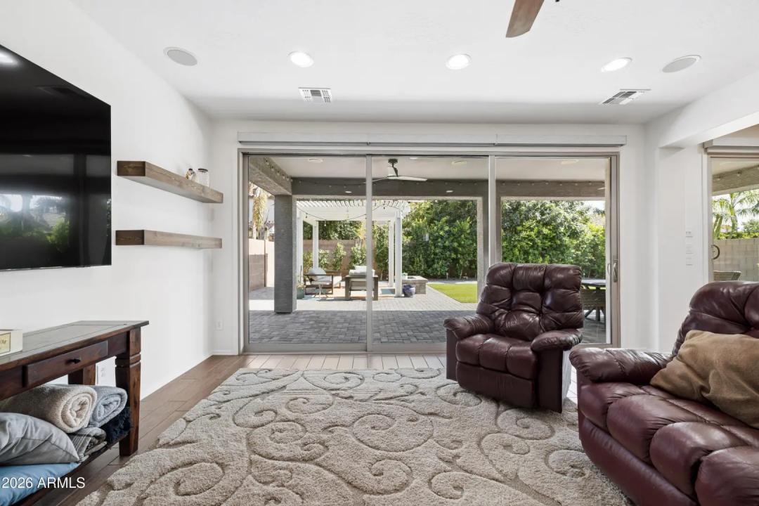 Real Estate Picture 22