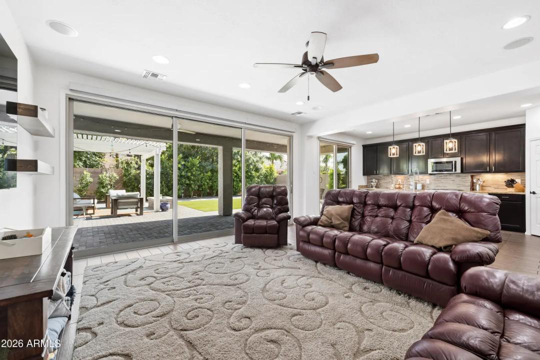 Real Estate Picture 23