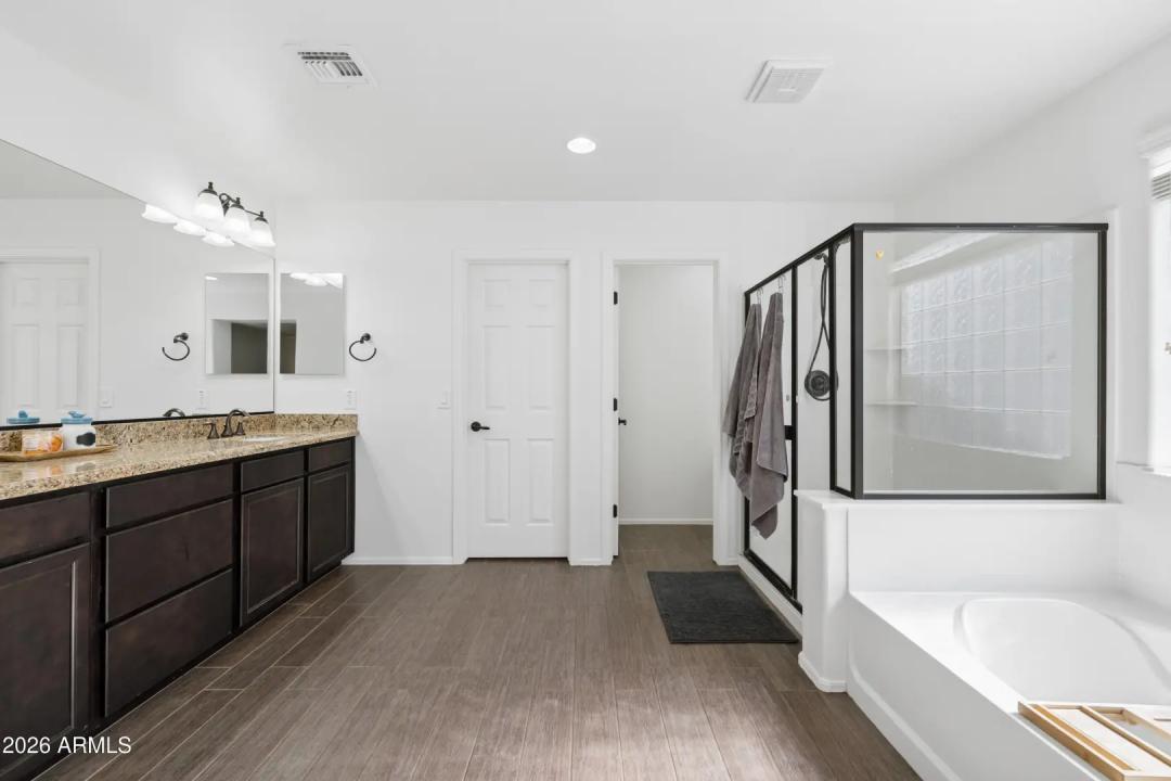 Real Estate Picture 29