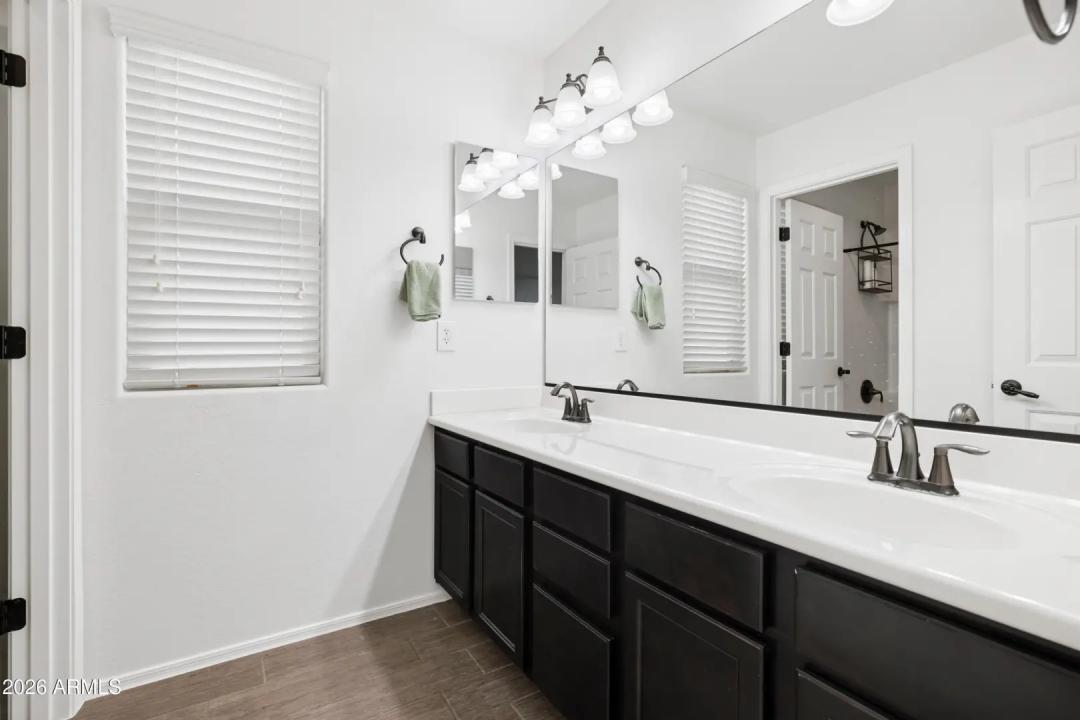Real Estate Picture 38