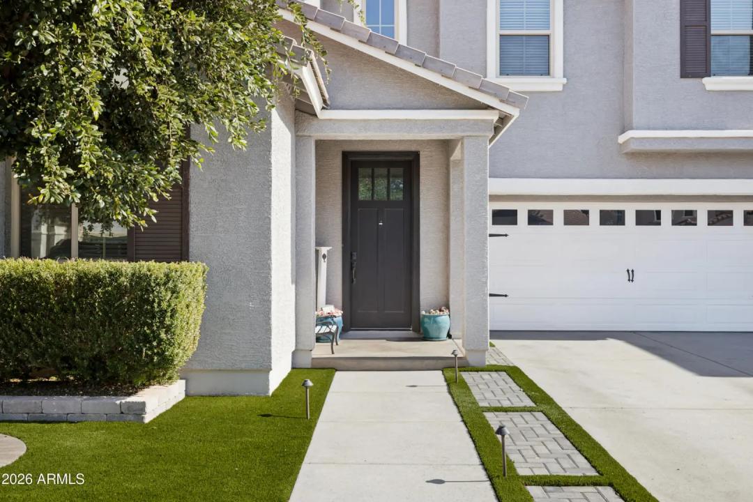Real Estate Picture 3