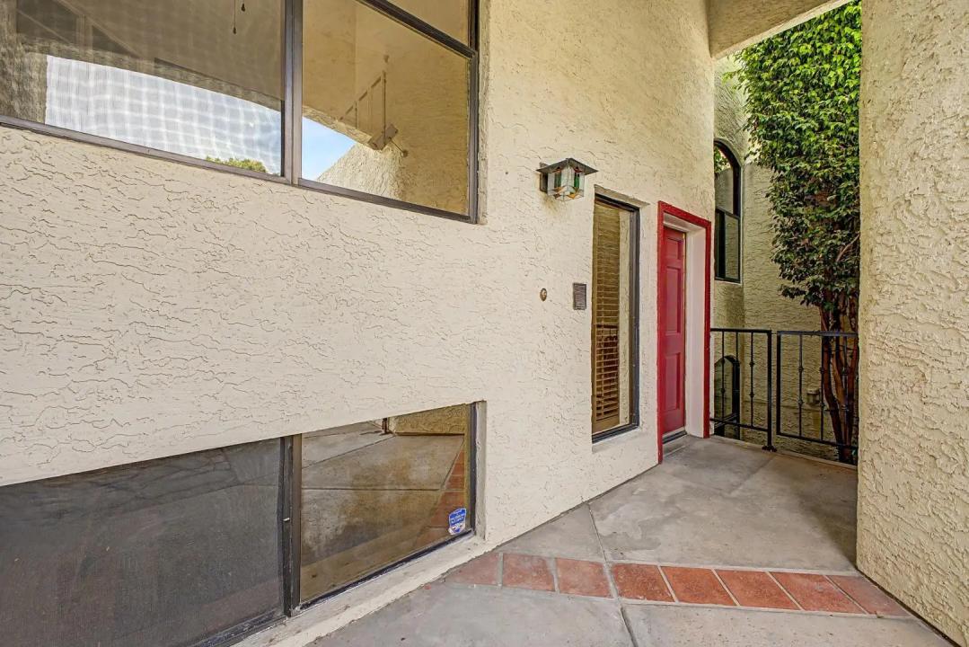 Real Estate Picture 3