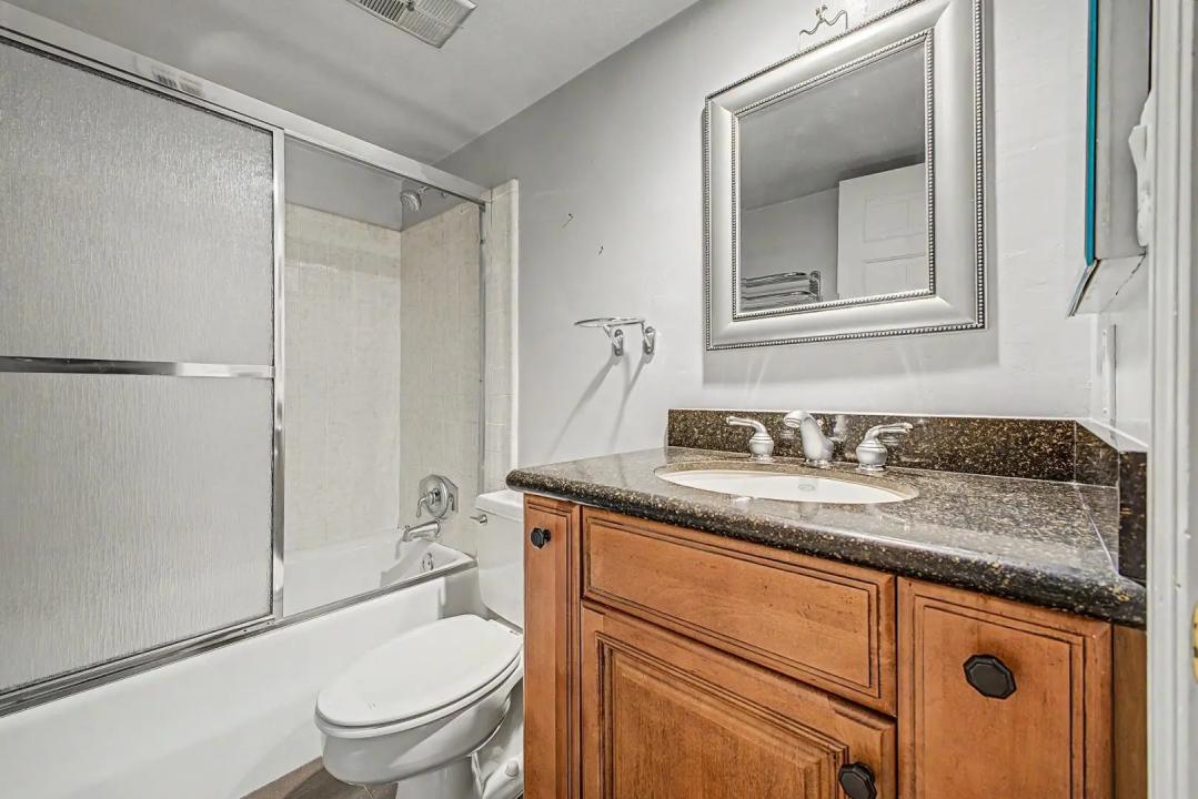 Real Estate Picture 18