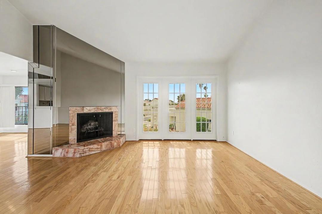 Real Estate Picture 22