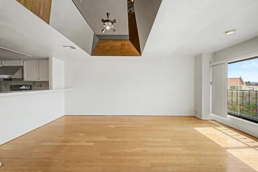 Real Estate Picture 29