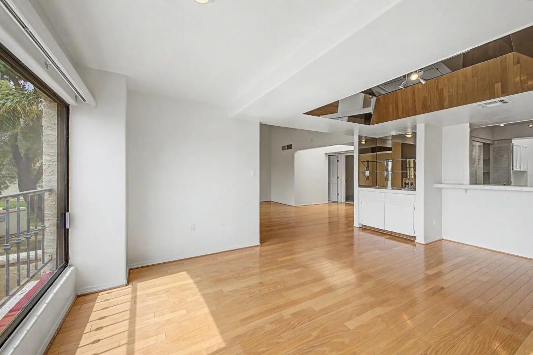 Real Estate Picture 32