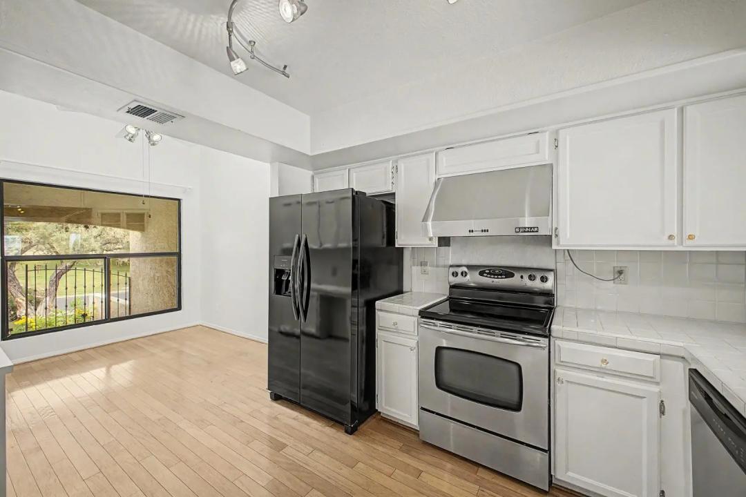 Real Estate Picture 34