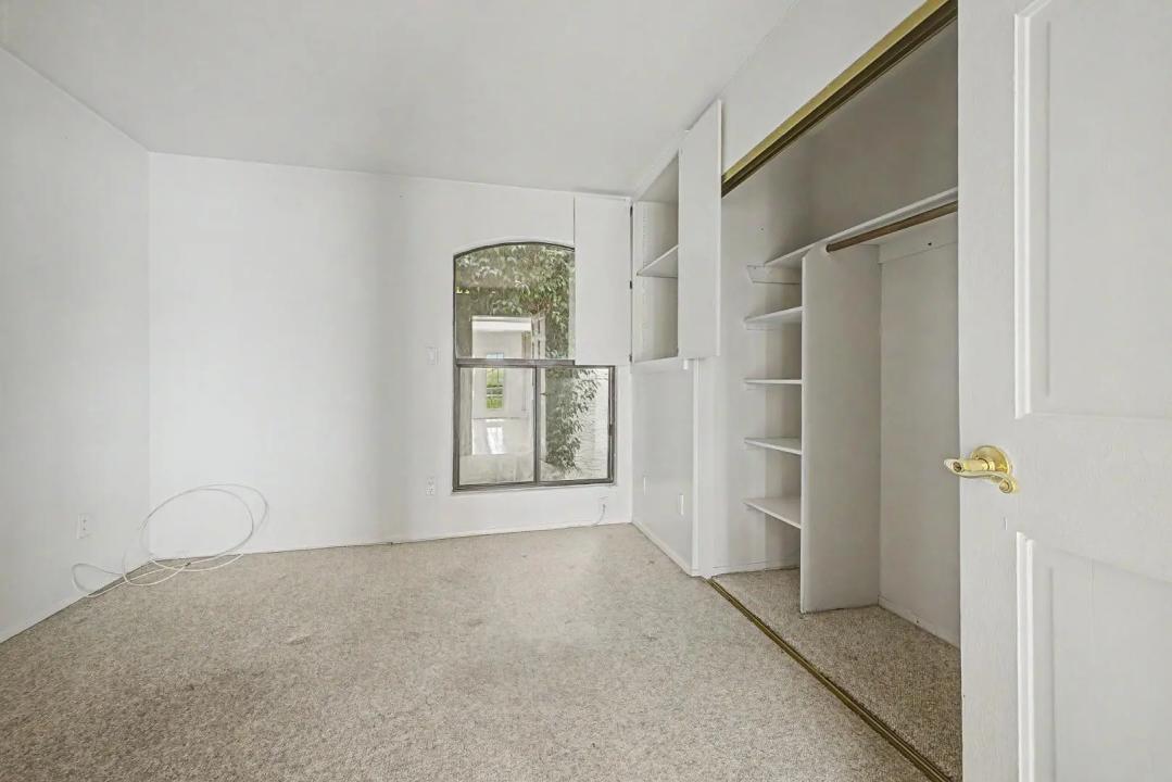 Real Estate Picture 42