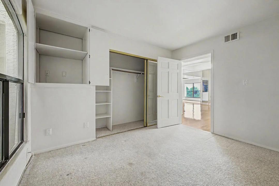 Real Estate Picture 43