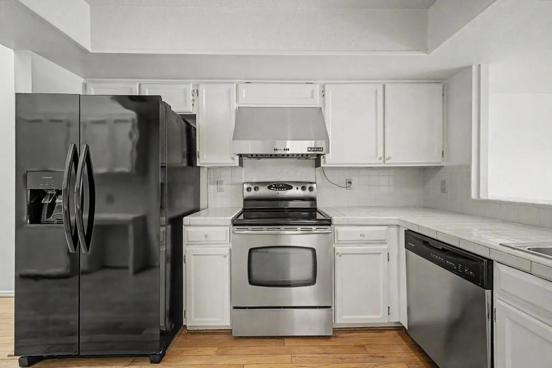 Real Estate Picture 6