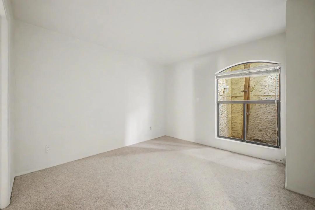 Real Estate Picture 19
