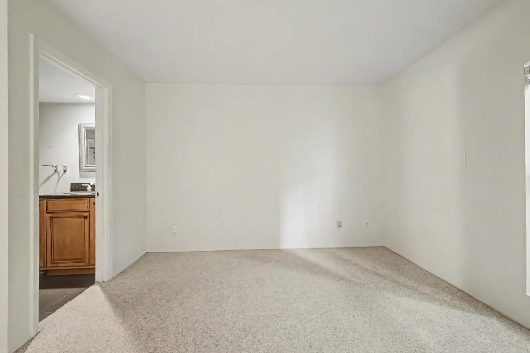 Real Estate Picture 23
